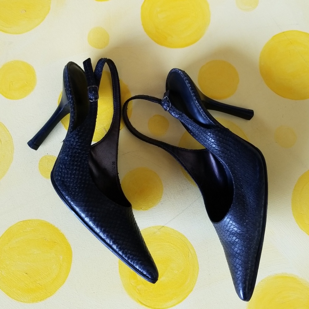 a great pair of vintage slingbacks